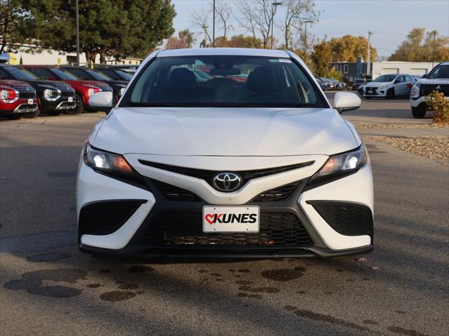 2021 toyota camry se