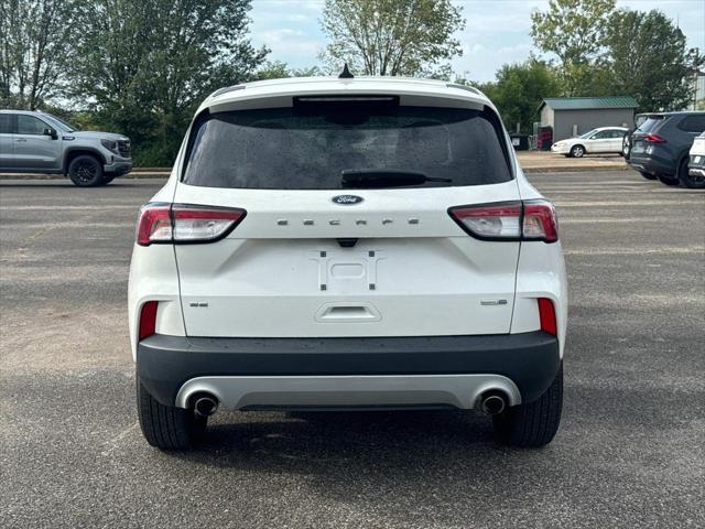 2020 ford escape se