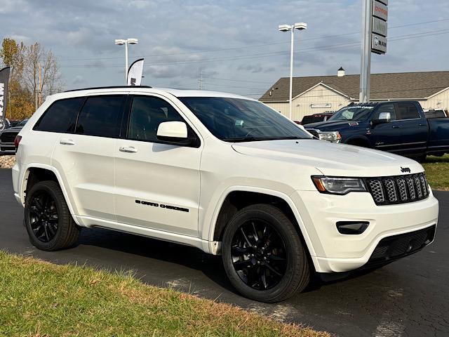 2022 jeep grand cherokee laredo