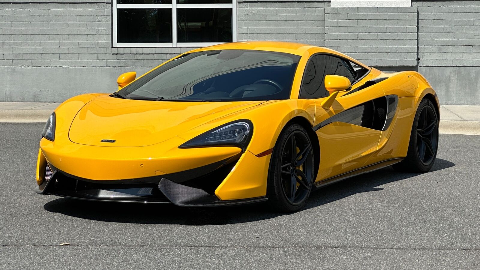 2016 mclaren 570 coupe / full paint protection / new tires / volcan
