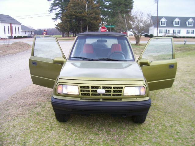 1992 geo tracker convertible low miles runs perfect rust free car
