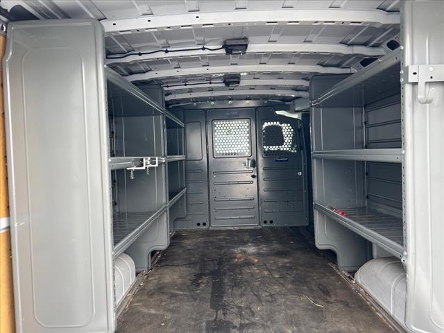 2021 nissan nv cargo nv2500 hd sv v8