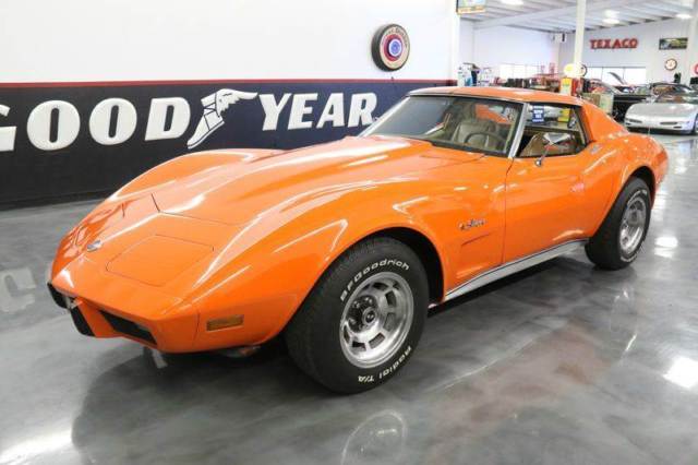 1976 chevrolet corvette 65617 miles orange coupe 350 4bbl manual 4-speed