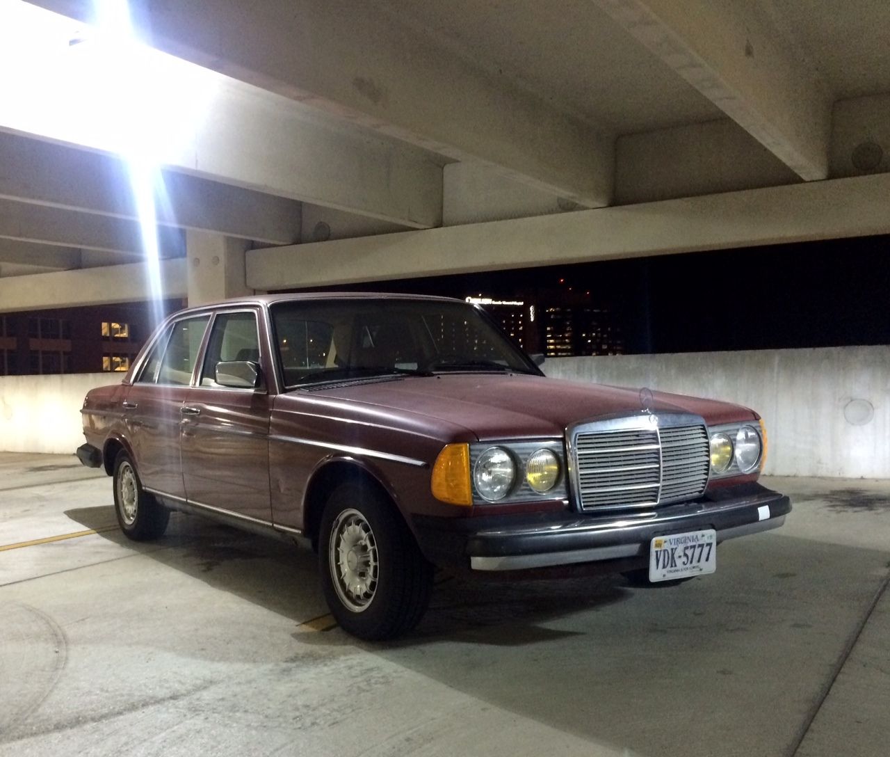 1984 mercedes-benz 300d base sedan 4-door 3.0l