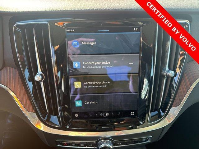 2024 volvo s60 b5 plus dark theme