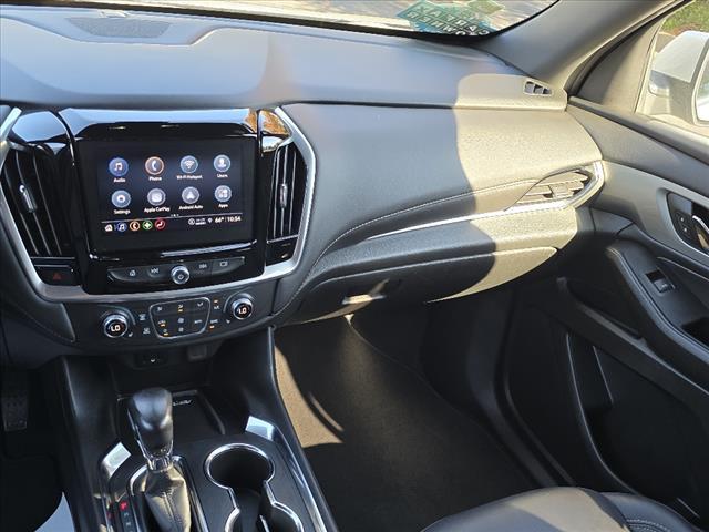 2022 chevrolet traverse lt leather