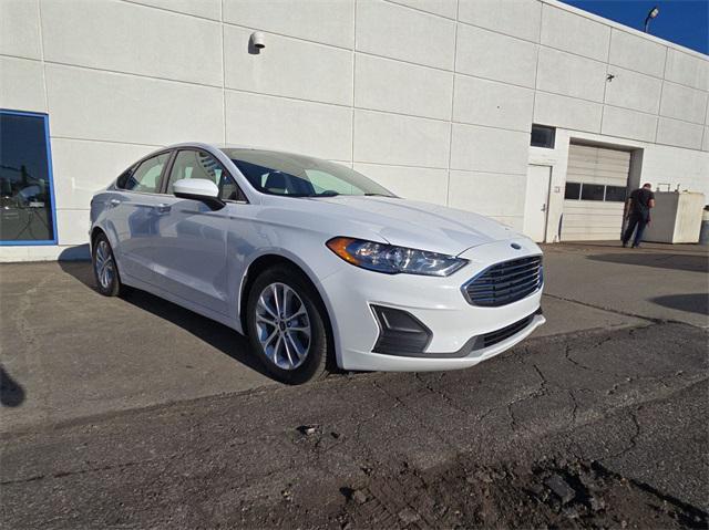 2020 ford fusion se