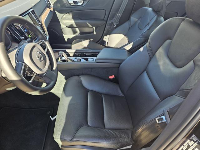 2024 volvo s60 b5 plus dark theme