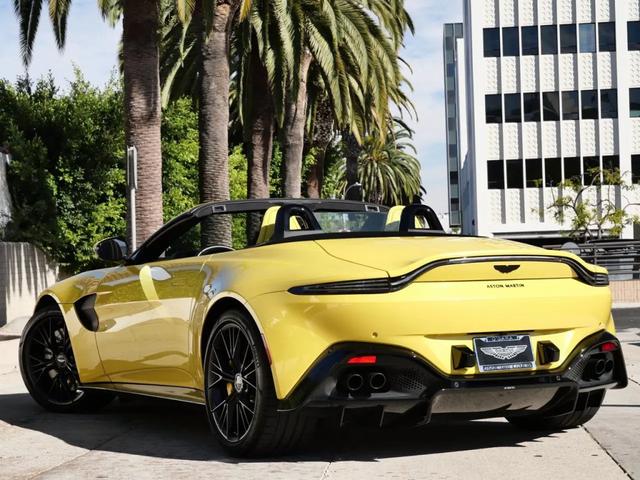 2021 aston martin vantage roadster