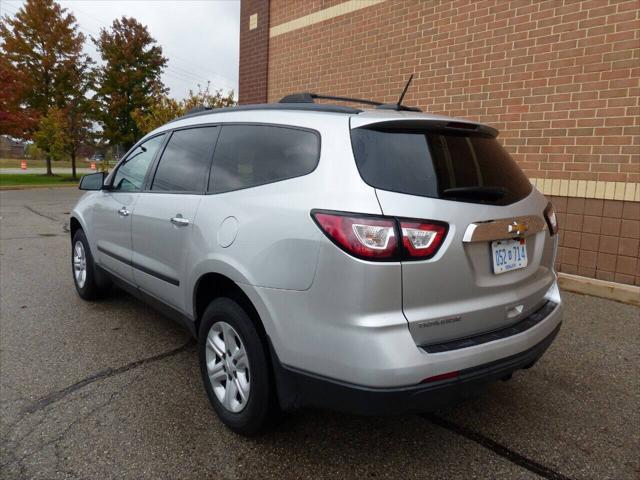 2017 chevrolet traverse ls