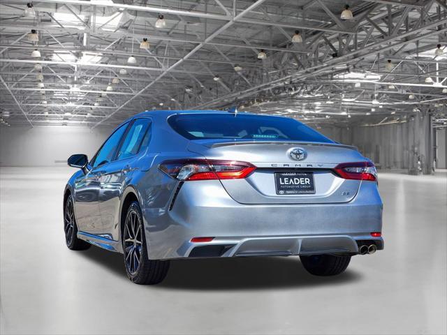 2022 toyota camry se