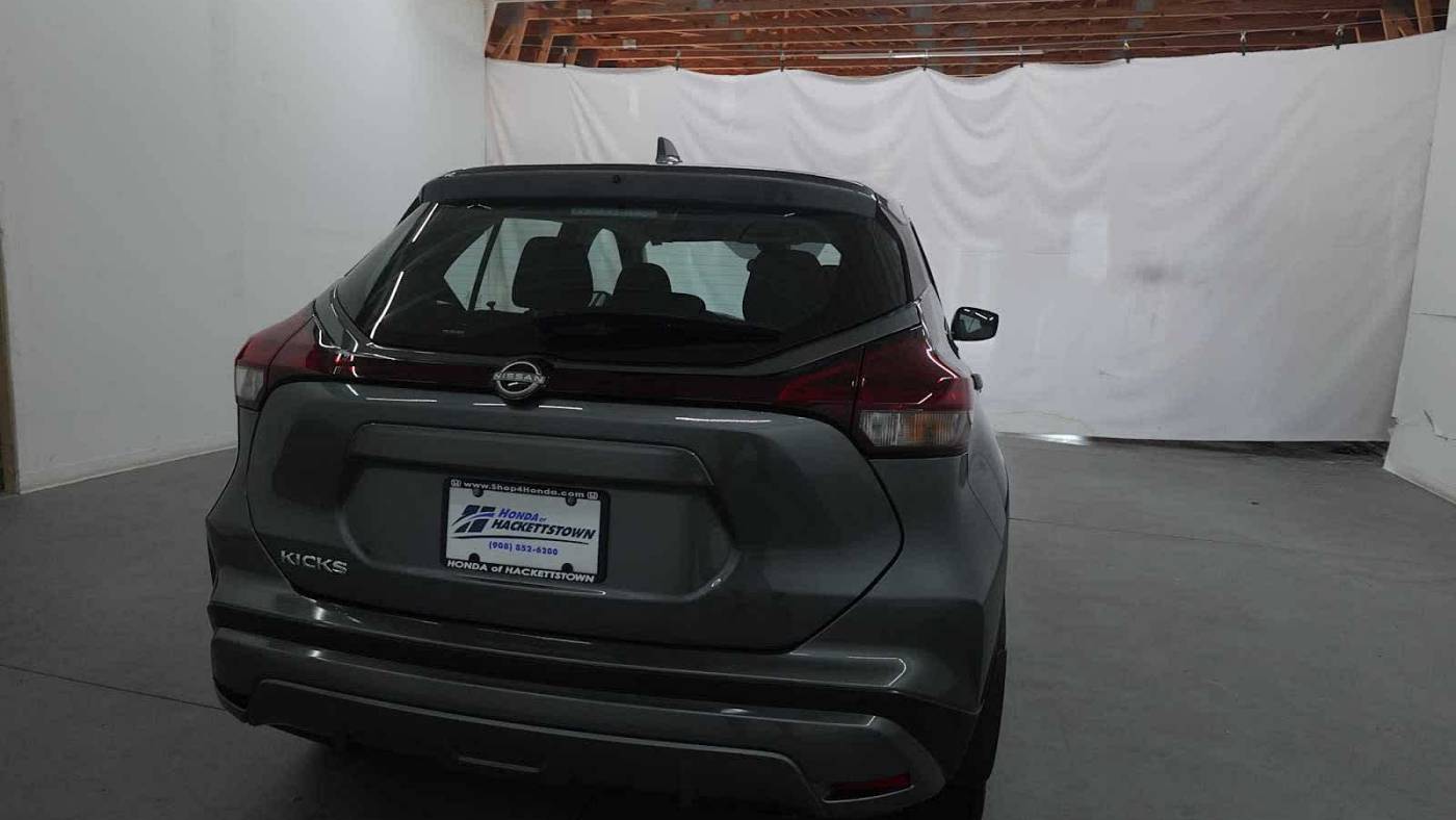2023 nissan kicks s
