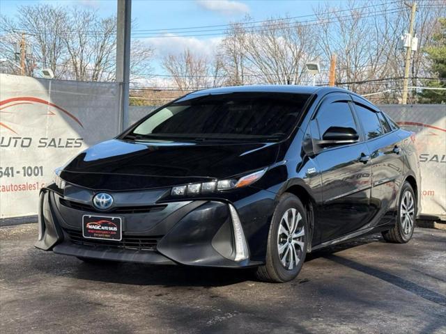 2022 toyota prius prime le