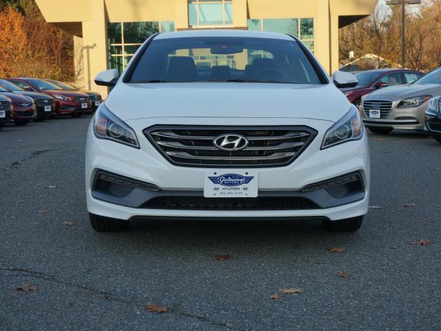 2015 hyundai sonata sport 2.0t 4dr sedan w/gray accent interior for sale in lyman, vermont