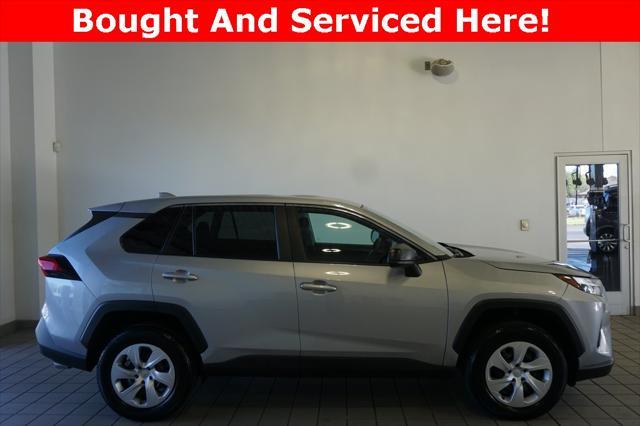 2023 toyota rav4 le