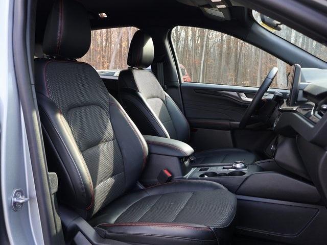2024 ford escape st-line select