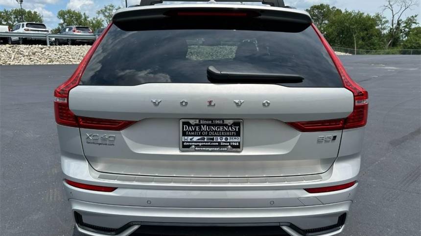 2023 volvo xc60 b5 ultimate dark theme