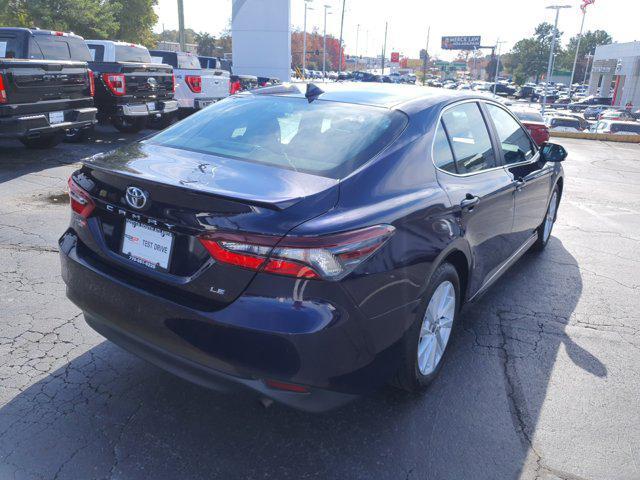 2022 toyota camry le