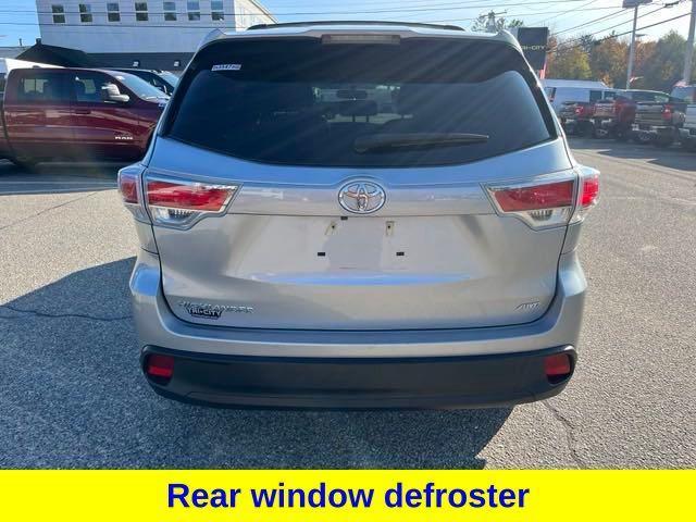 2016 toyota highlander le