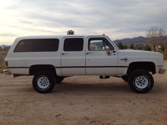 1987 chevy suburban 4x4