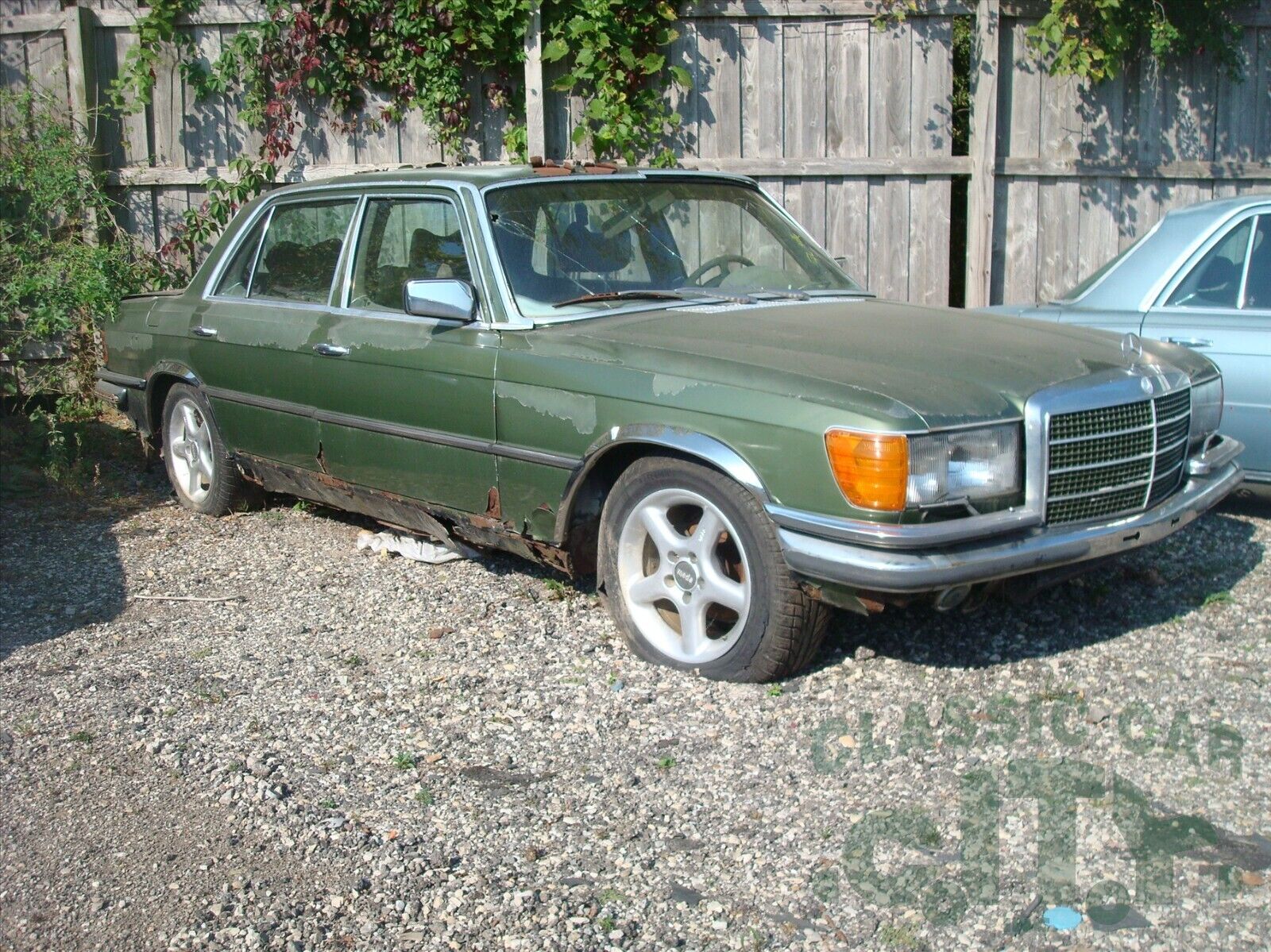 1977 mercedes-benz 400-series we ship !