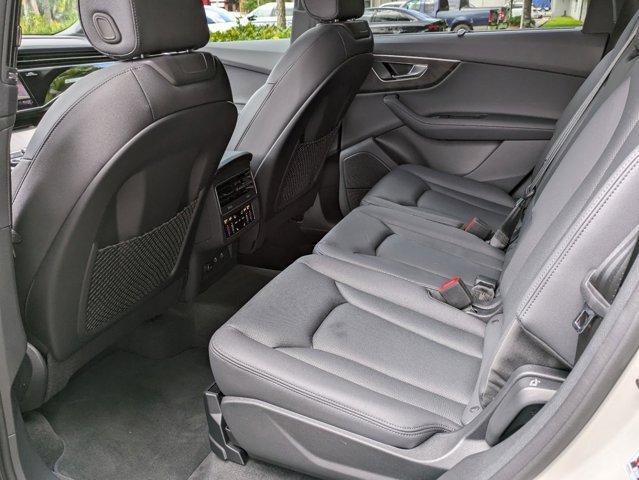 2024 audi q7 45 premium plus