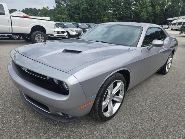 2016 dodge challenger sxt