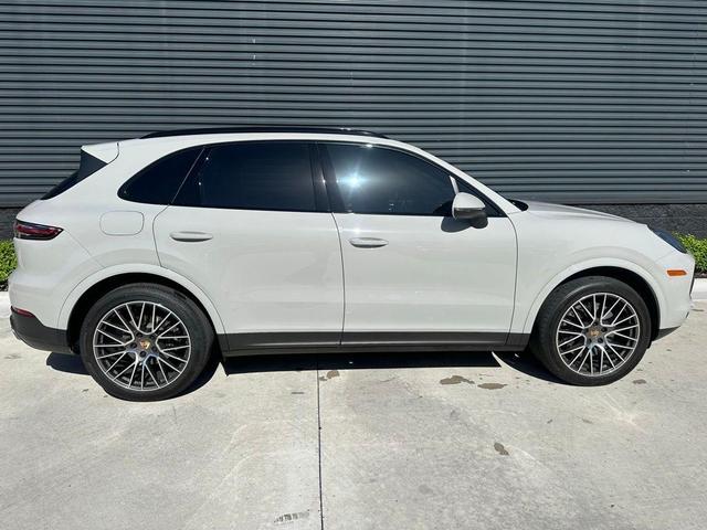 2021 porsche cayenne base