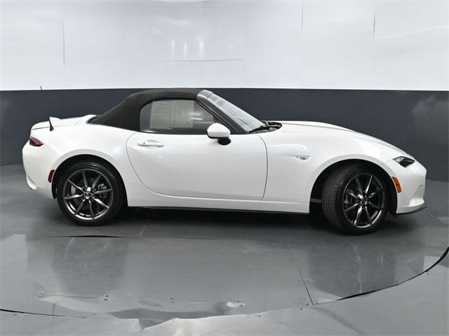 2022 mazda mx-5 miata grand touring