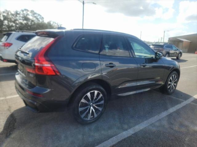 2024 volvo xc60 b5 plus dark theme
