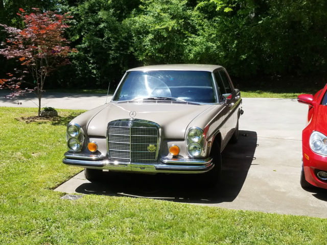 classic mercedes sedan 280 sel 4.5 long wheel base. last of handmade cars