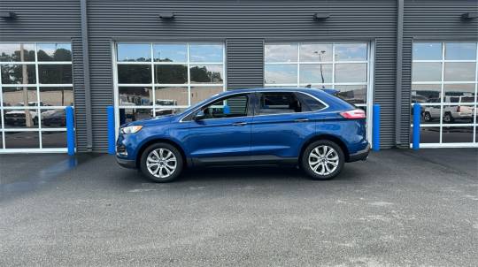 2022 Ford Edge titanium