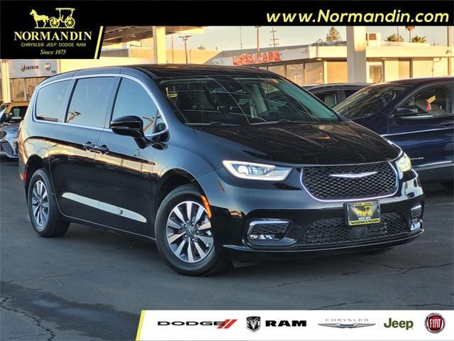 2024 chrysler pacifica hybrid select