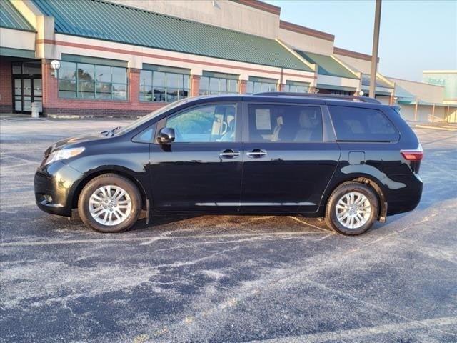2017 toyota sienna xle