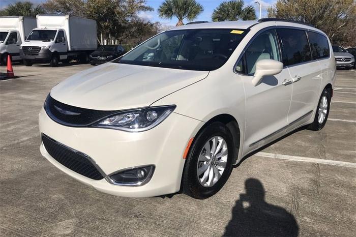 2017 chrysler pacifica touring l in orlando, florida