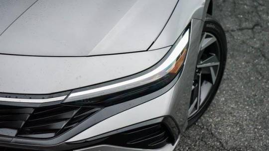 2024 Hyundai Elantra limited