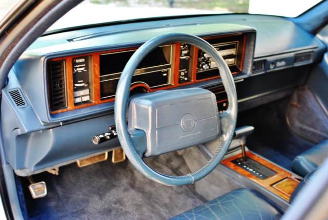 fully loaded, exceptional leather interior, clean carfax history