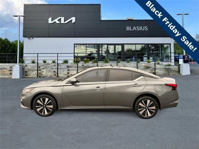 2022 nissan altima 2.5 sv