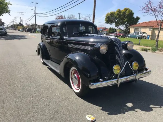 1936 pontiac silver streak sedan