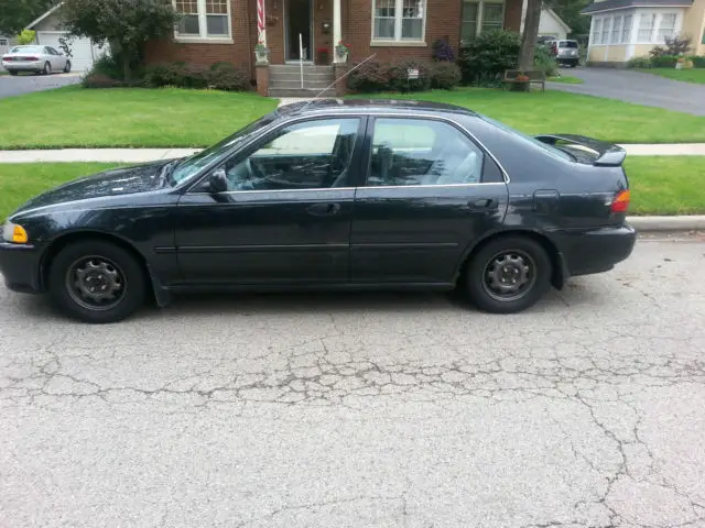1992 honda civic lx 5 speed 4 dr. sedan runs great