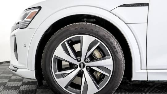 2024 Audi Q8 e-tron
