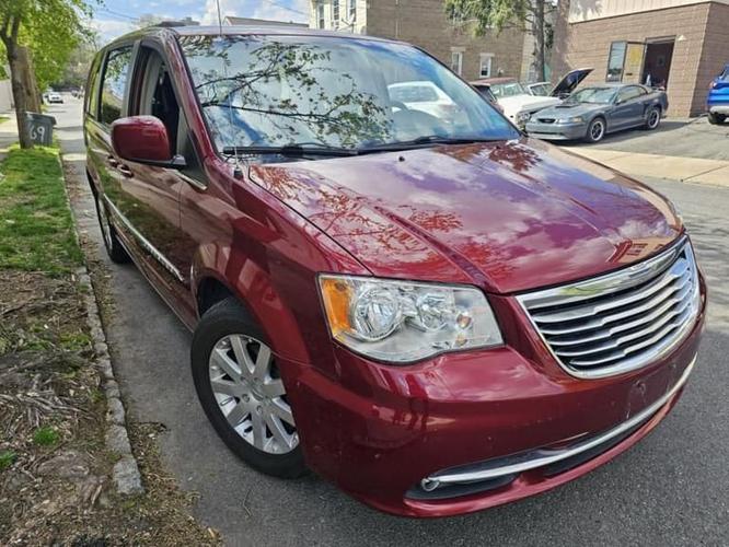 2014 chrysler town & country touring minivan 4d in hasbrouck heights, new jersey