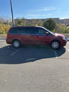 2016 chrysler town & country lx