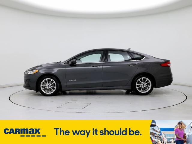 2019 ford fusion hybrid se
