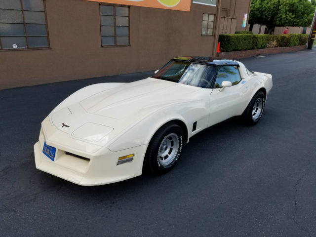 1981 chevrolet corvette base 2dr coupe automatic 3-speed rwd v8 5.7l gasoline