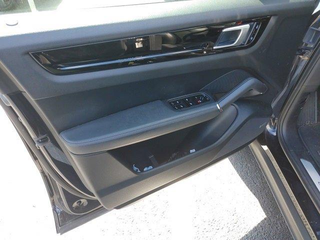 2019 porsche cayenne base