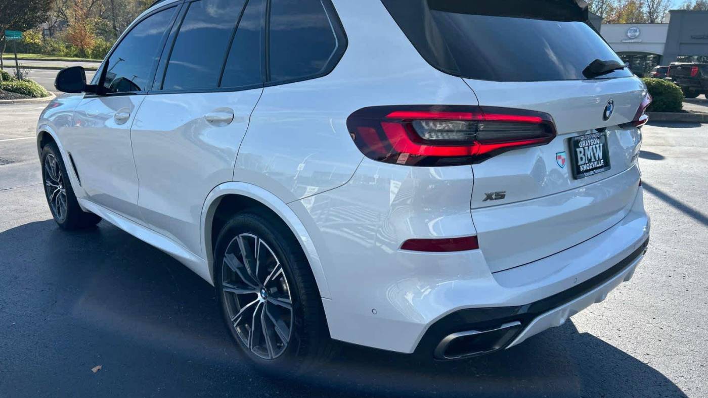 2022 bmw x5 m50i