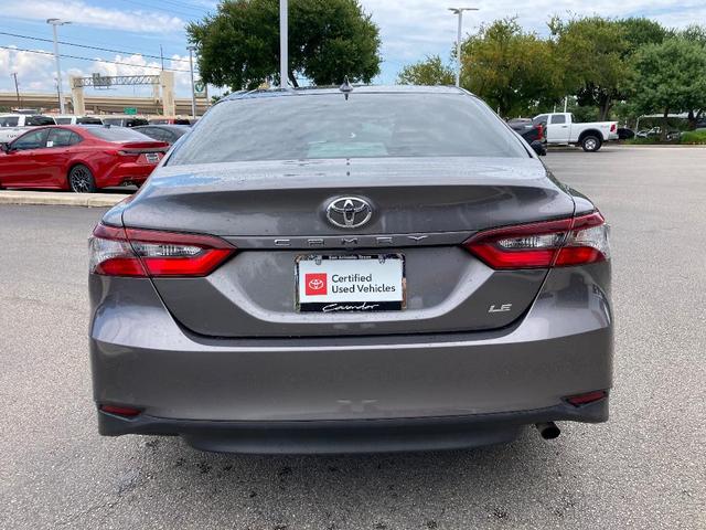2021 toyota camry le