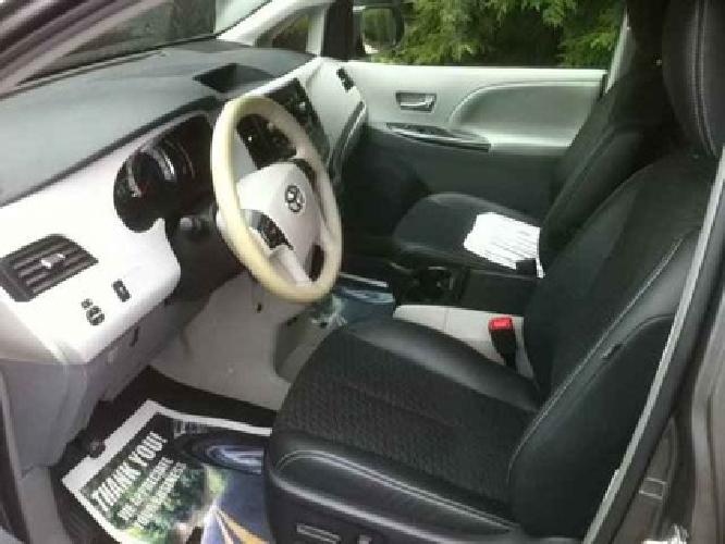 2012 toyota sienna se in york, pa
