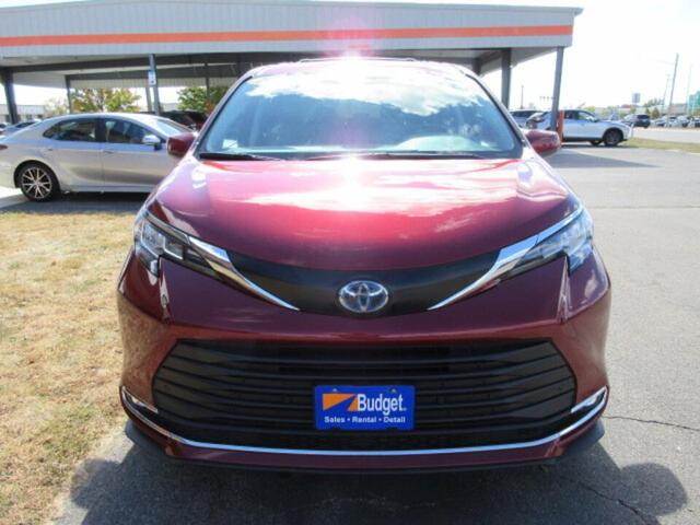 2023 toyota sienna xle